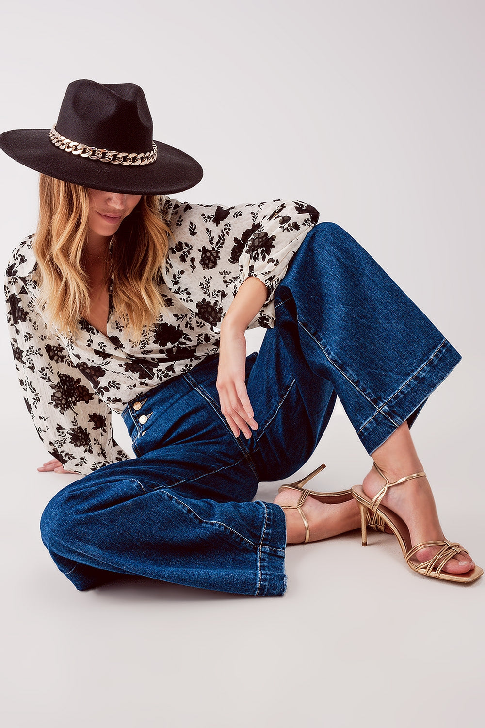 Wide leg jeans met knoopdetail in mid blue